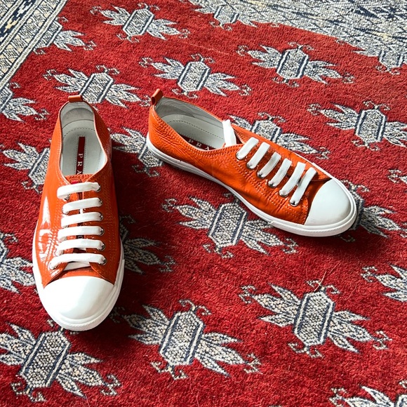 Prada | patent leather sneaker in orange | size EU 36 / US 7 - Picture 1 of 9